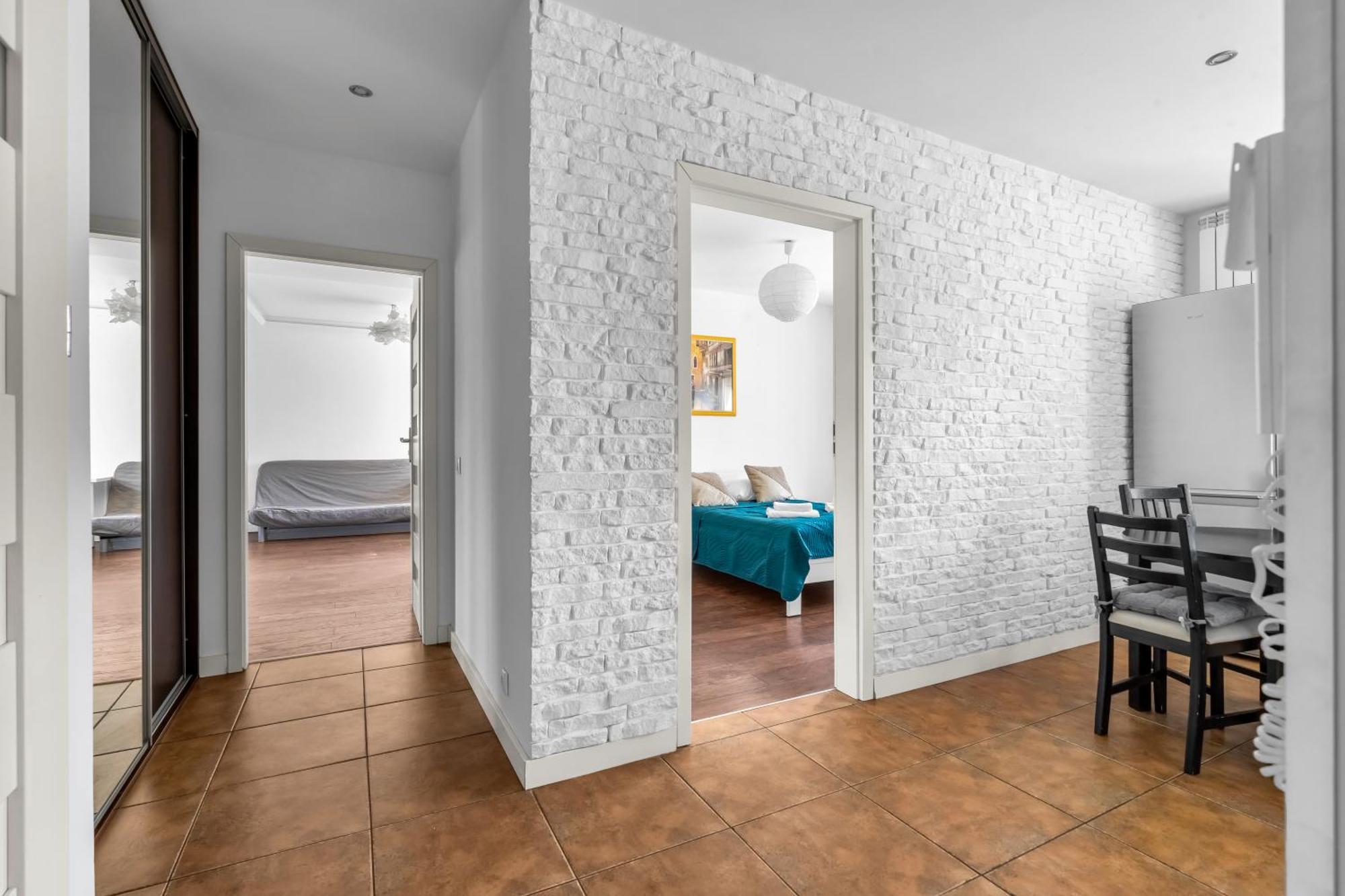 Metro Ratusz Arsenal Homely Apartment